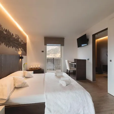 Hotel Castel Mani 3*