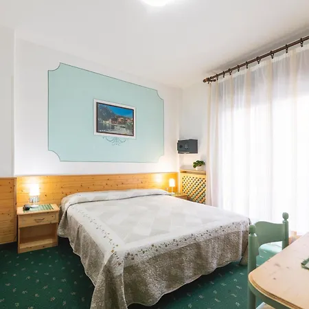 Castel Mani Hotel 3*